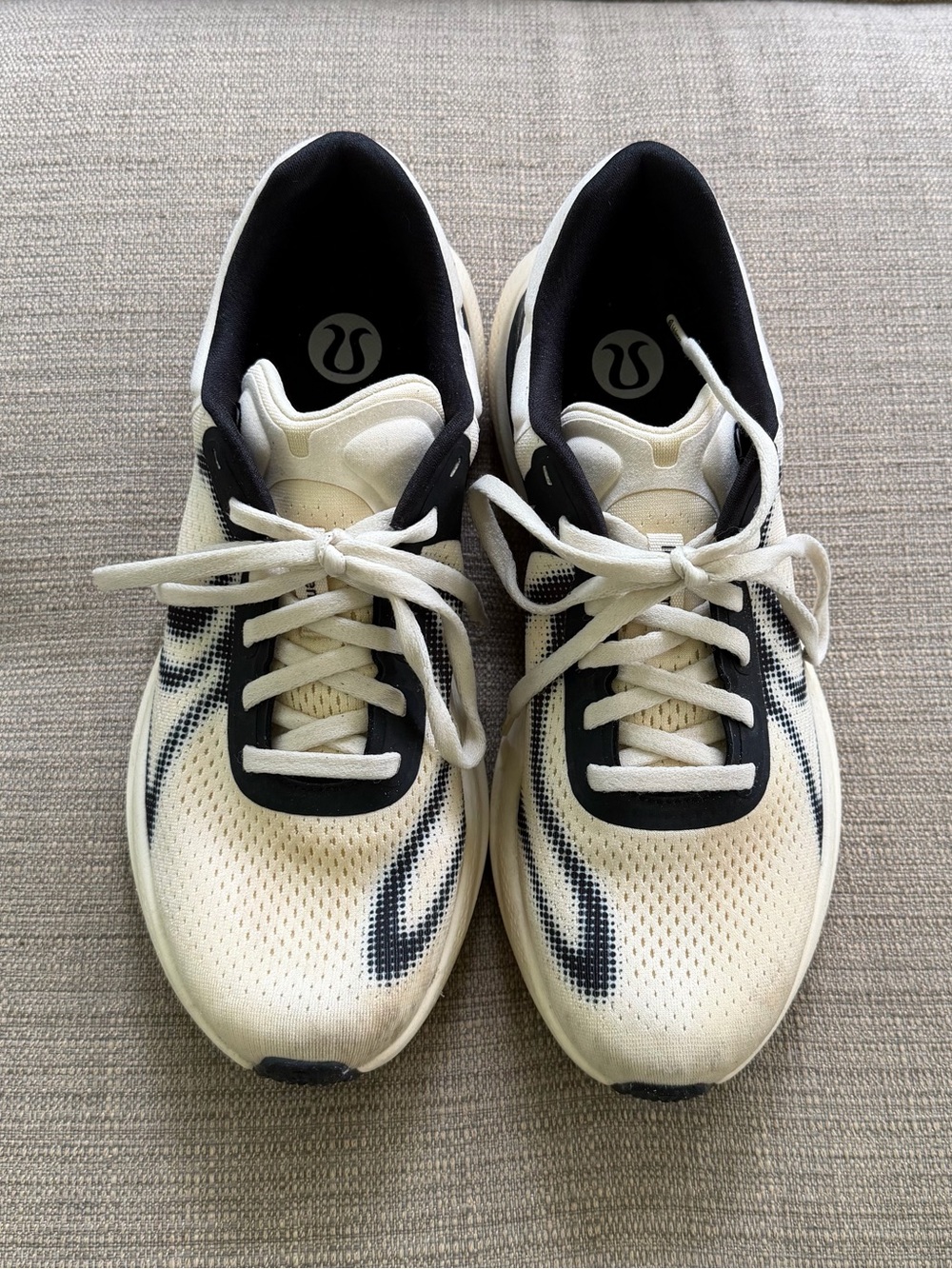 Lululemon Women’s Running Shoes - Butter Cream & Black Size 9.5